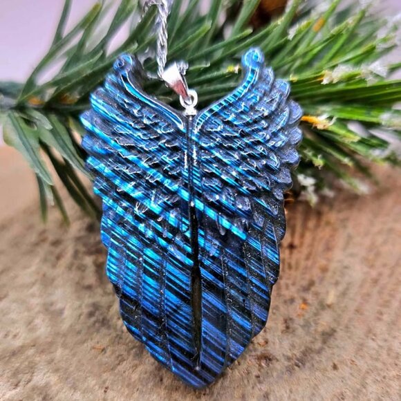 Nature Labradorite Carved Flashy Angel Wing Pendant Necklace - Picture 1 of 9